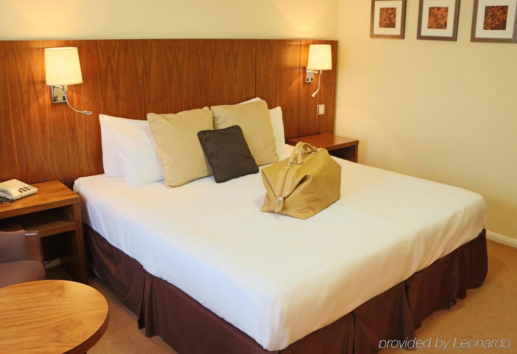 The Waterfront Hotel Spa & Golf Saint Neots Buitenkant foto